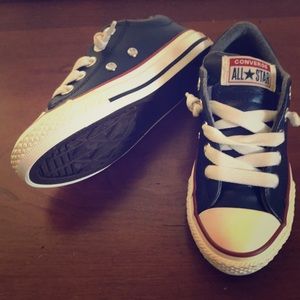 New without tags boys converse size 11